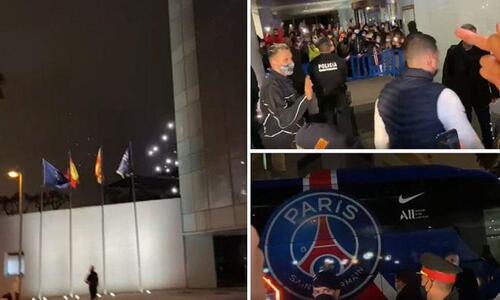 Video: Πήγαν έξω από το ξενοδοχείο και θέλησαν να αναστατώσουν την αποστολή της Παρί thumb