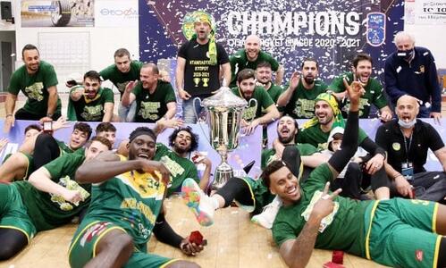 Αυτοκινητοπομπή στους κεντρικούς δρόμους της Λάρνακας thumb