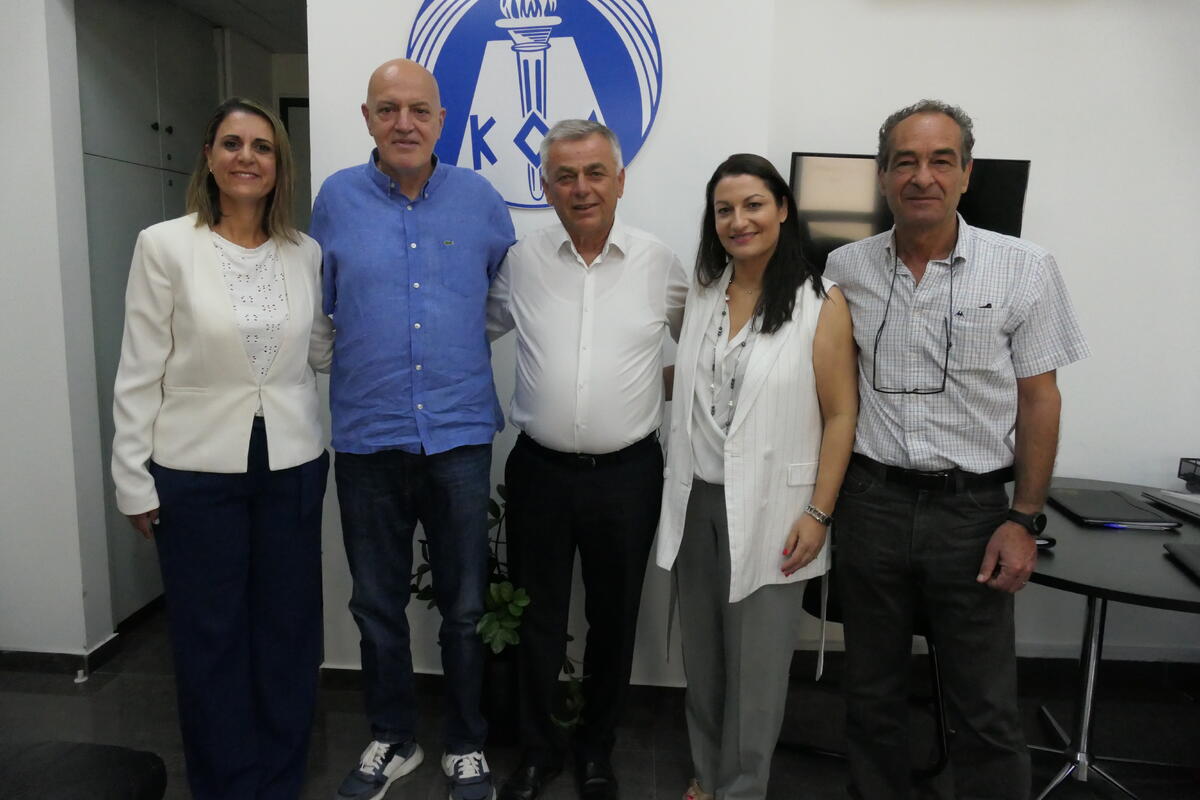 Συνάντηση με τον Δήμαρχο Πόλης Χρυσοχούς για το Δημοτικό Στάδιο thumb