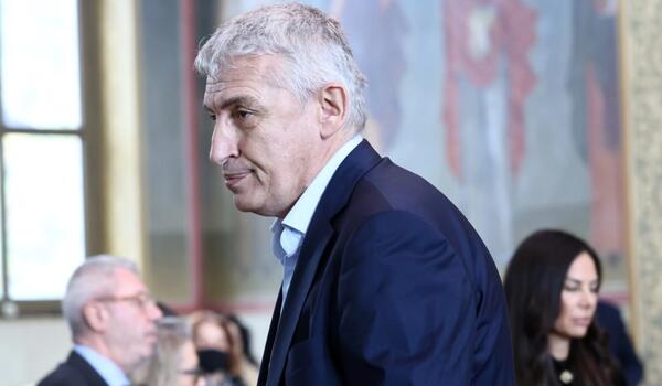 Φασούλας: «Παίρνουν τηλέφωνο διαιτητές και τους λένε 