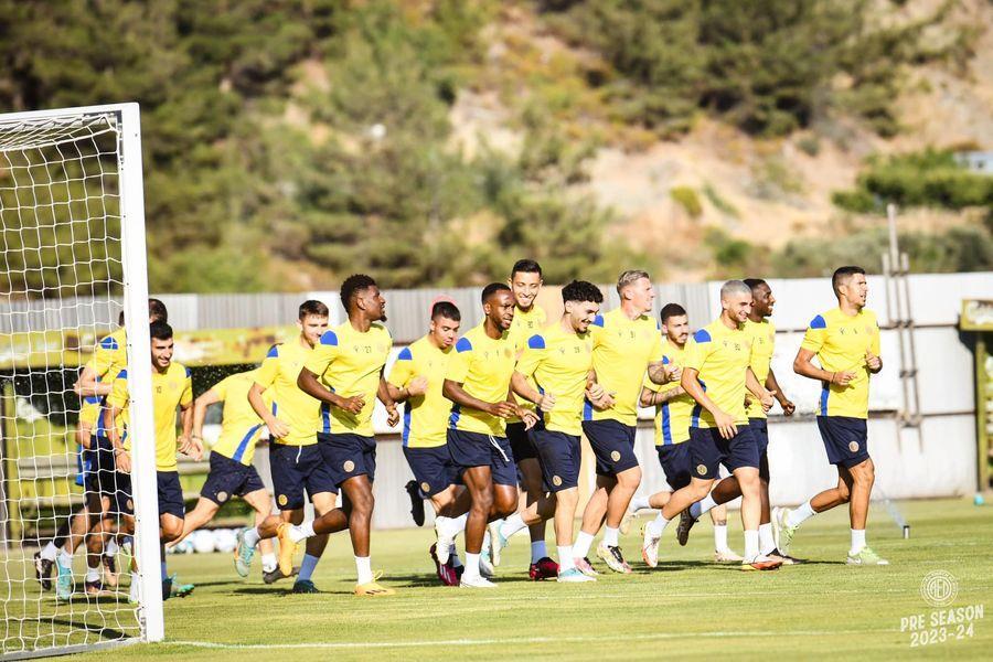 Η αναμονή για Τσιμπόλα και Μούριελ και οι επαφές με τους επόμενους στόχους thumb