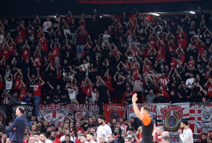Πρόστιμο της Euroleague στον Ολυμπιακό για υβριστικά συνθήματα στο ΣΕΦ thumb