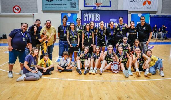 Γαλαζοκίτρινη η πρώτη κούπα της σεζόν! image