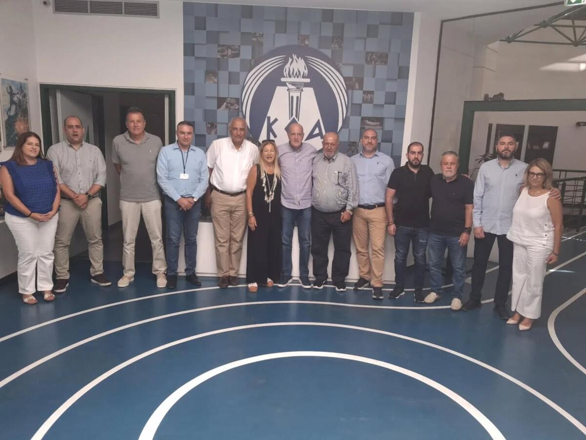 Δέσμευση ΚΟΑ για την αναβάθμιση των γηπέδων των προσφυγικών σωματείων thumb