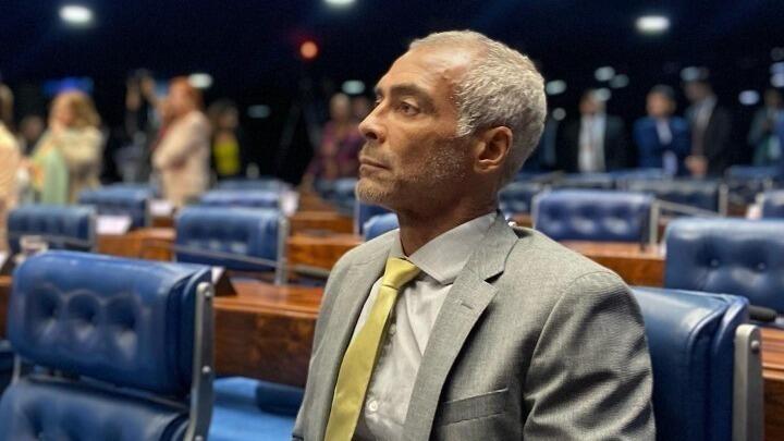 Ρομάριο: «Δυστυχώς η Βραζιλία ήταν μικρή ομάδα» thumb