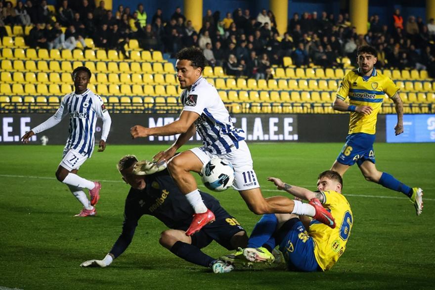 Super League: Το buzzer beater του Γιουμπιτάνα χάρισε τον βαθμό στον Ατρόμητο thumb