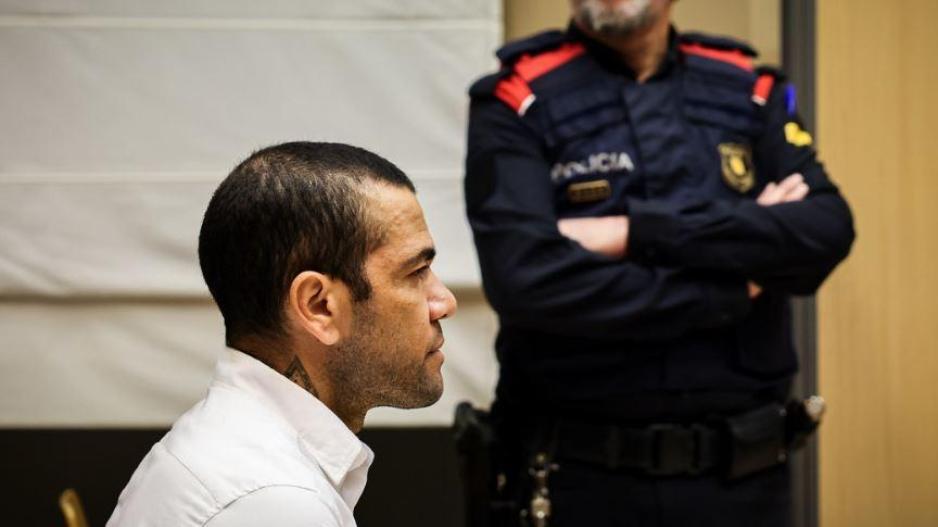 Η πρώτη φωτογραφία του Ντάνι Άλβες στο εδώλιο του κατηγορουμένου thumb