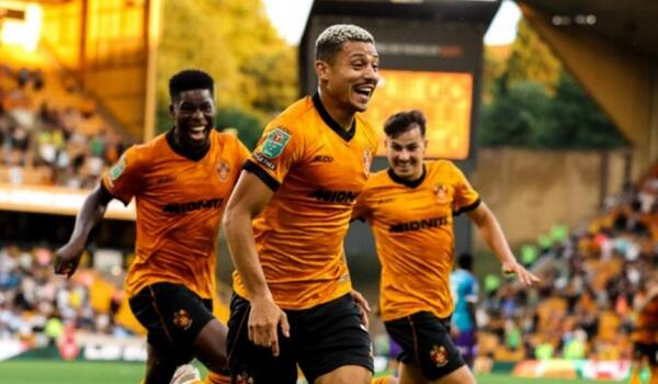 Carabao Cup: Πρόκριση με περίπατο για τη Γουλβς, η Μίντλεσμπρο πέταξε εκτός τη Ρέξαμ image