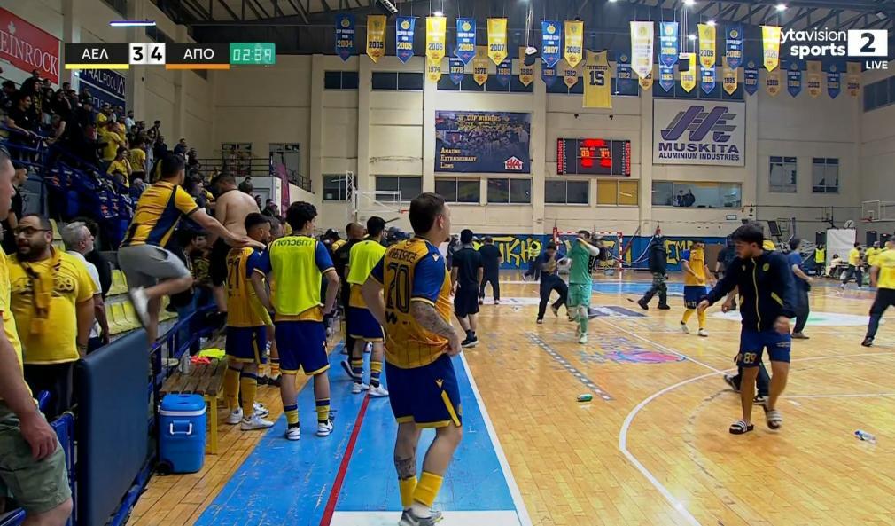 «Βαριά» καμπάνα στην ΑΕΛ - Πήρε το ματς με σκορ 4-0 ο ΑΠΟΕΛ και είναι επίσημα πρωταθλητής thumb