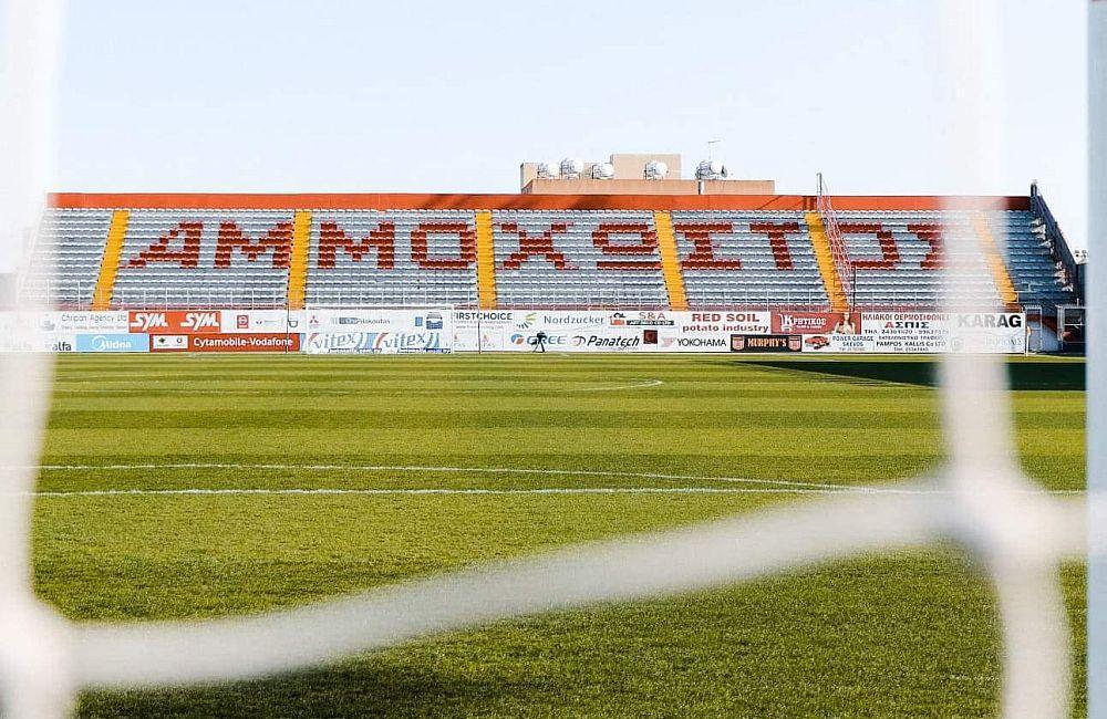 Ιστορικός αγώνας με παλαίμαχους και Νέα Σαλαμίνα Λονδίνου thumb