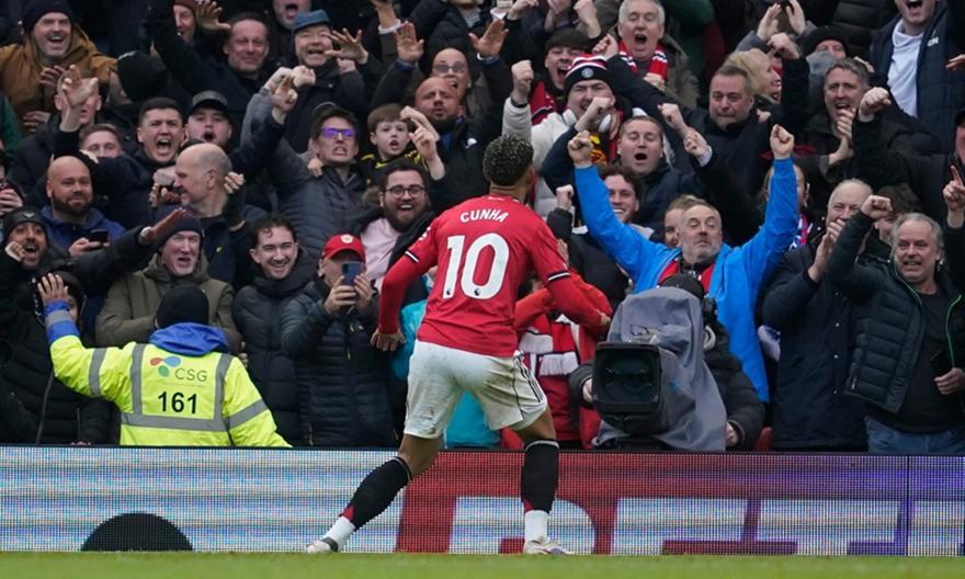 Premier League: Η Γιουνάιτεντ λύγισε την Άστον Βίλα thumb