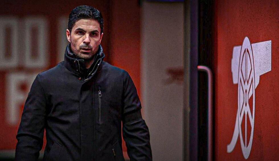 «Καυστικός» ο Νέβιλ: «Φοβερό να μην έχεις πάρει τίποτα πέντε χρόνια...» thumb