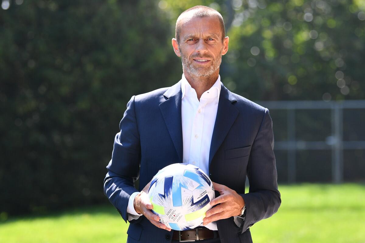 Η μπάλα του ευρωπαϊκού Super Cup, έχει ζωγραφιές από παιδιά! (pics) thumb