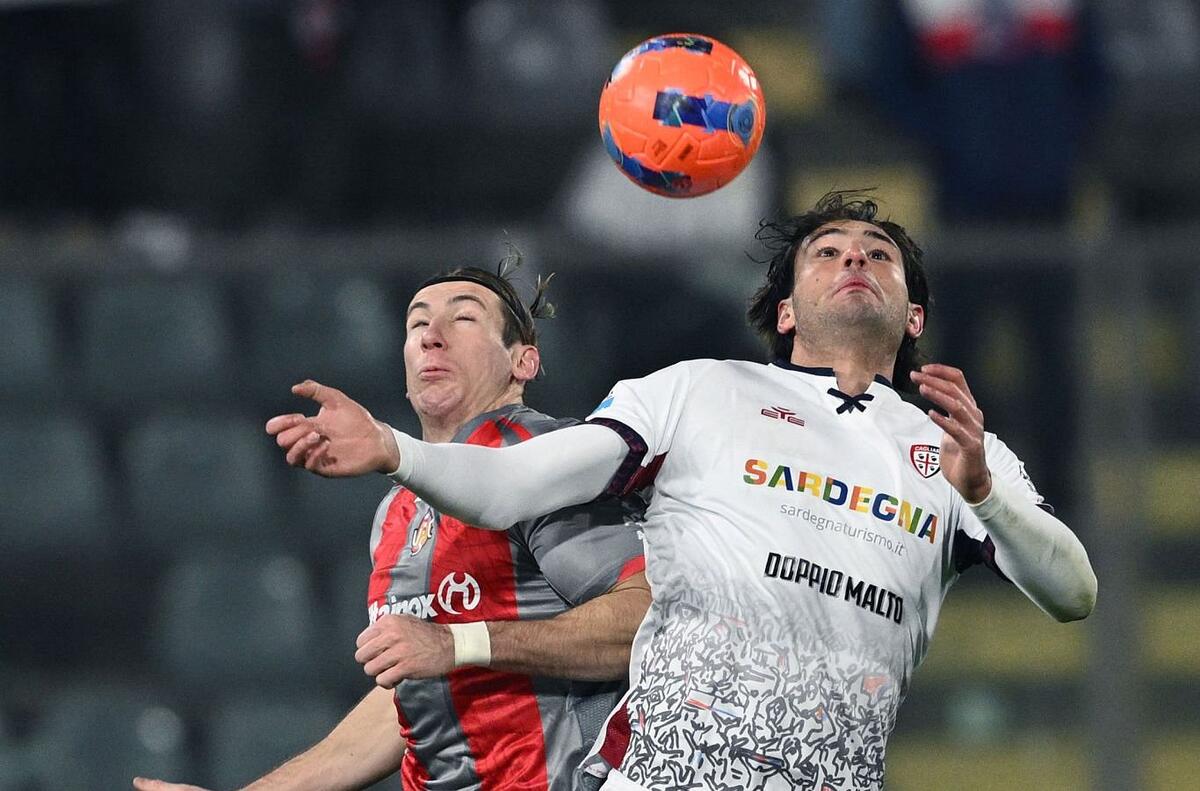 Serie A: «Όρθια» στην Κρεμόνα η Κάλιαρι thumb