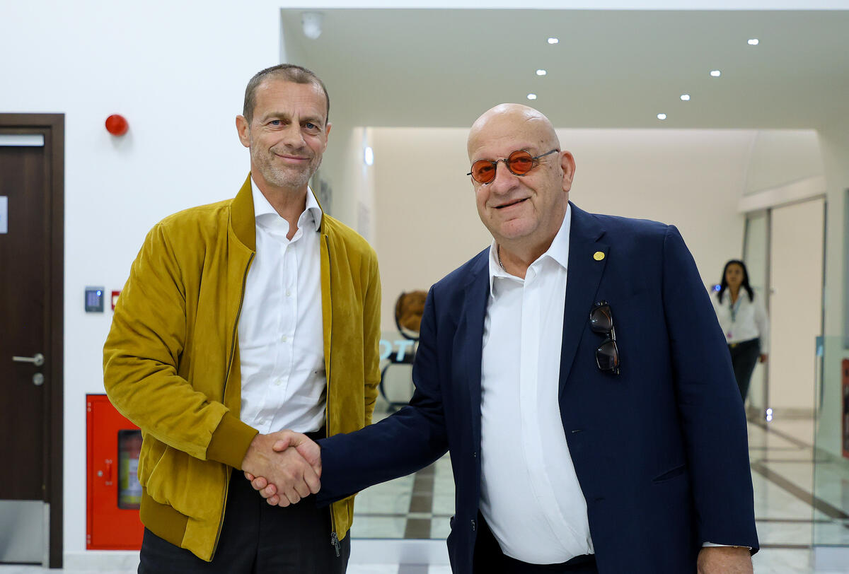 «Αν μειώσουμε τους αγώνες θα πρέπει να μειώσουμε και τους μισθούς» thumb