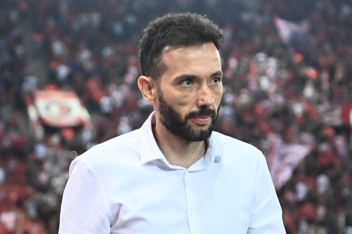 Φαβορί για ομάδα της Πρέμιερ Λιγκ πρώην προπονητής κυπριακών γηπέδων! thumb