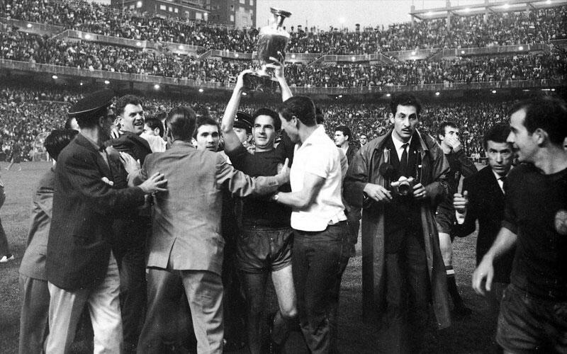 Euro retro: Οικοδέσποινα και πρωταθλήτρια Ευρώπης (video) thumb