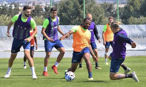 Ηλιόλουστη μέρα και συνέχεια στην προετοιμασία thumb