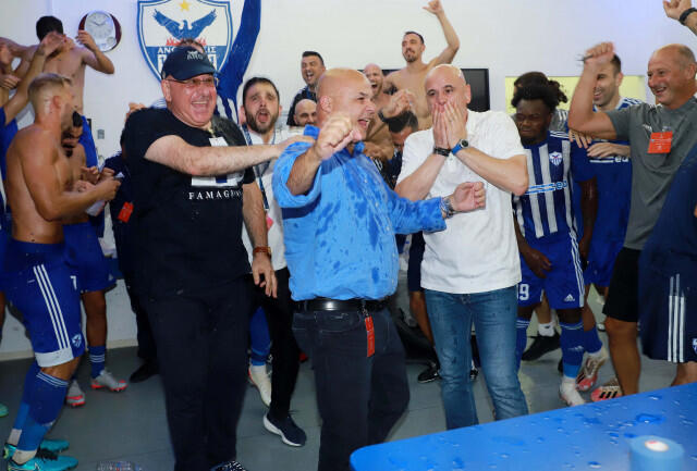 Το πάρτι συνεχίζεται, με πούρο ο Τιμούρ (pic) thumb