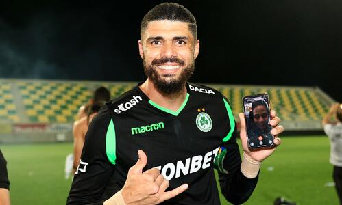 Ο κόσμος της Ομόνοιας, το ανταπέδωσε thumb