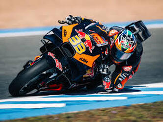 Η Bajaj παίρνει τα ηνία και το MotoGP κρατά την αναπνοή του image