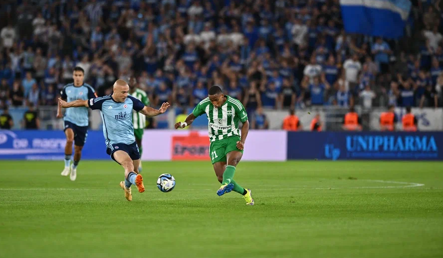 Σλόβαν-Άρης 2-1: Ο Μαγιαμπέλα... τον κράτησε (ξανά) «ζωντανό»!  thumb