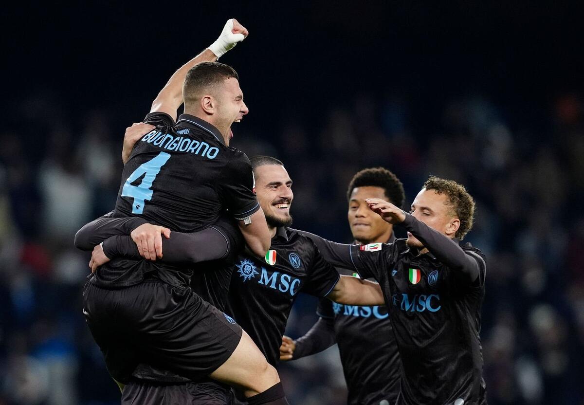 Νάπολι - Κάλιαρι 9-8 πεν. (1-1 κ.δ): Δραματική πρόκριση στους «8» thumb