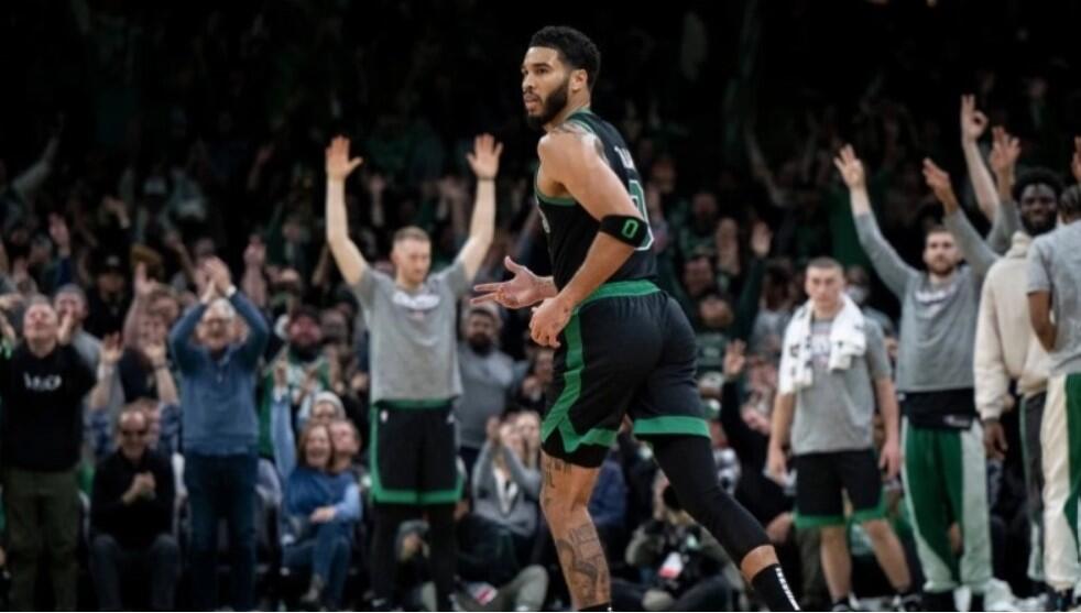 NBA: Οι Σέλτικες διέλυσαν τους Γόριορς, μεγάλο διπλό για Νικς (αποτελέσματα) thumb