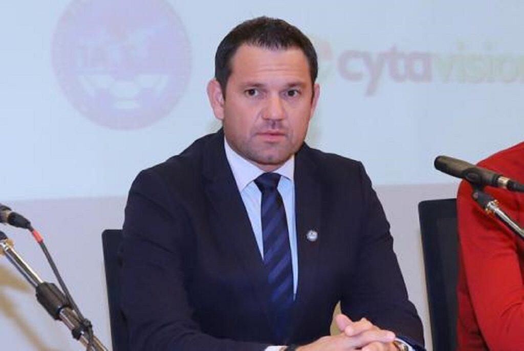 Ξέσπασμα Νεοφυτίδη on air: «Ελπίζω να μπορεί να κοιμάται το βράδυ»! thumb