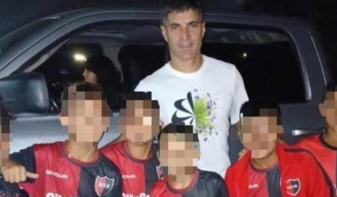 Η Νιούελς Ολντ Μπόις τιμώρησε 9χρονα για φωτογραφία με αντίπαλο! thumb