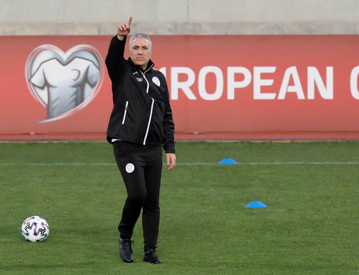 Η πρώτη πιθανή εντεκάδα του Νίκου Κωστένογλου!  thumb