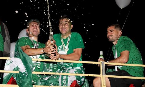 We Are The Champions από την Ομόνοια! (vid) thumb