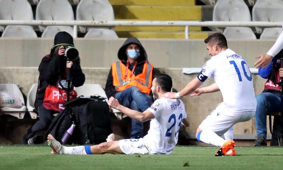 Video: Τρομερό γκολ από τον Πίττα και 1-0 η Εθνική μας! thumb