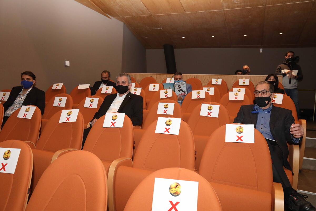 Πρωτόγνωρες συνθήκες (pics) thumb