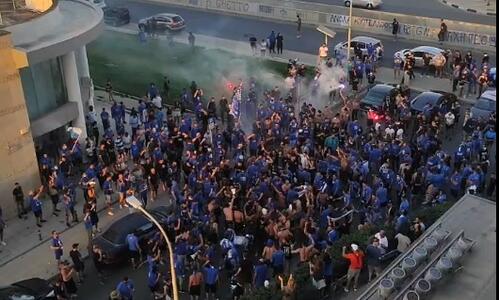 Το πάρτι συνεχίστηκε και το λεωφορείο δεν... προχωρούσε (video) thumb