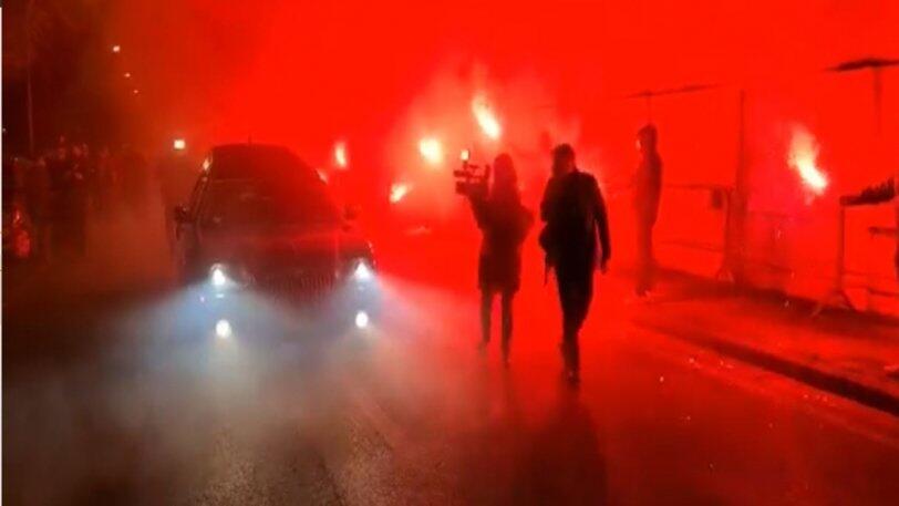  Με καπνογόνααποχαιρέτησαν τον Πάολο Ρόσι (pics/vids) thumb