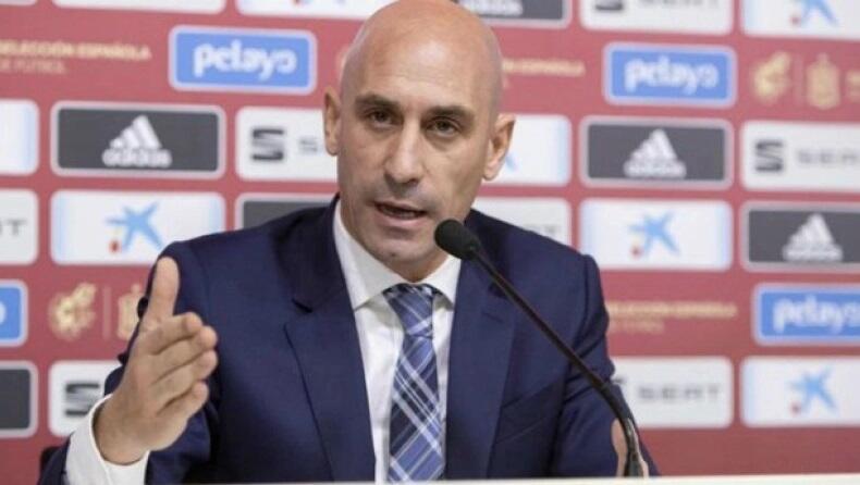 Πειθαρχική έρευνα της FIFA για το φιλί του Ρουμπιάλες στην Ερμόσο thumb