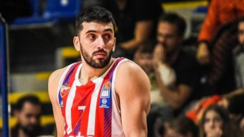 Συγκινεί: «Κουράστηκα, αφήστε με να παίξω»! thumb