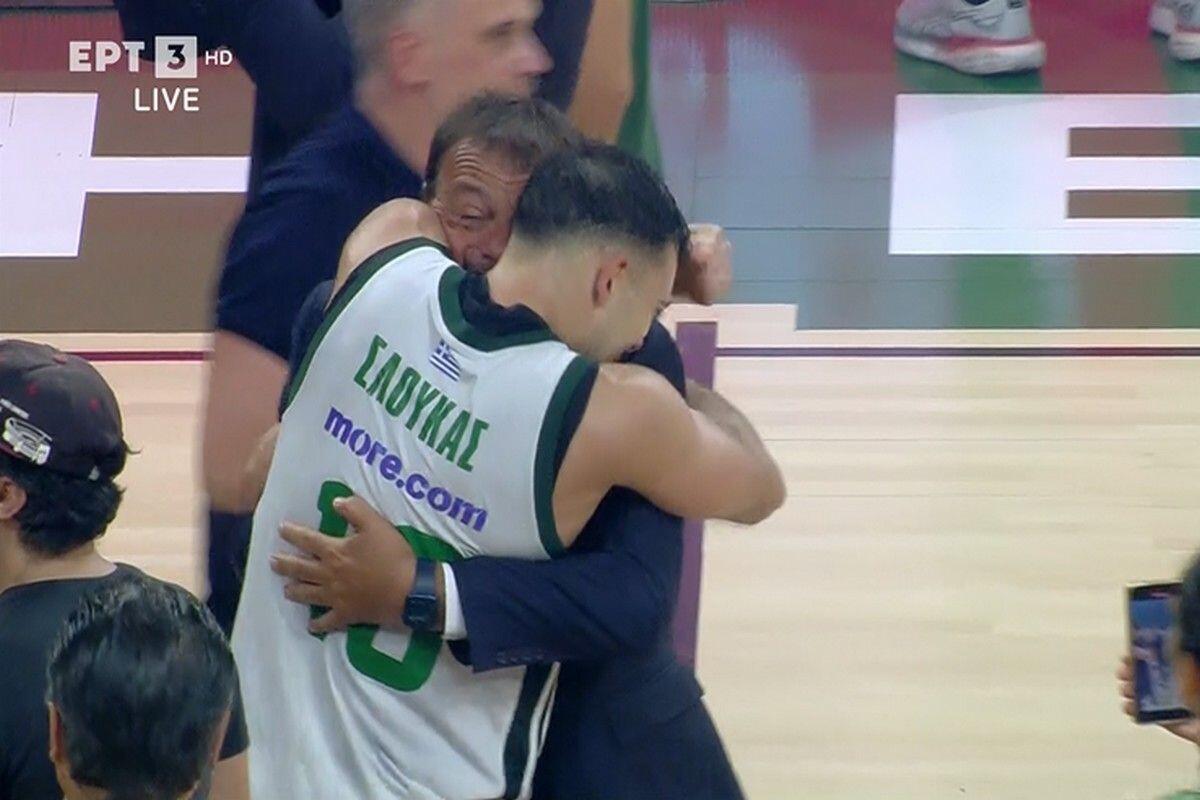 Ο Σλούκας πνίγηκε στην αγκαλιά του Αταμάν μετά από την κατάκτηση του τίτλου thumb