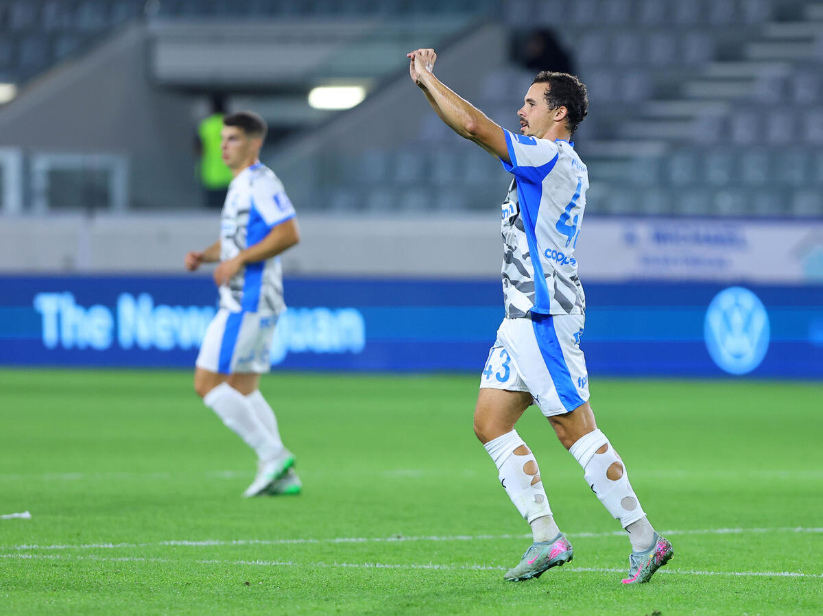 Απόλλων – Ομόνοια Αραδίππου 1 – 0: Τρίποντο από την άσπρη βούλα thumb