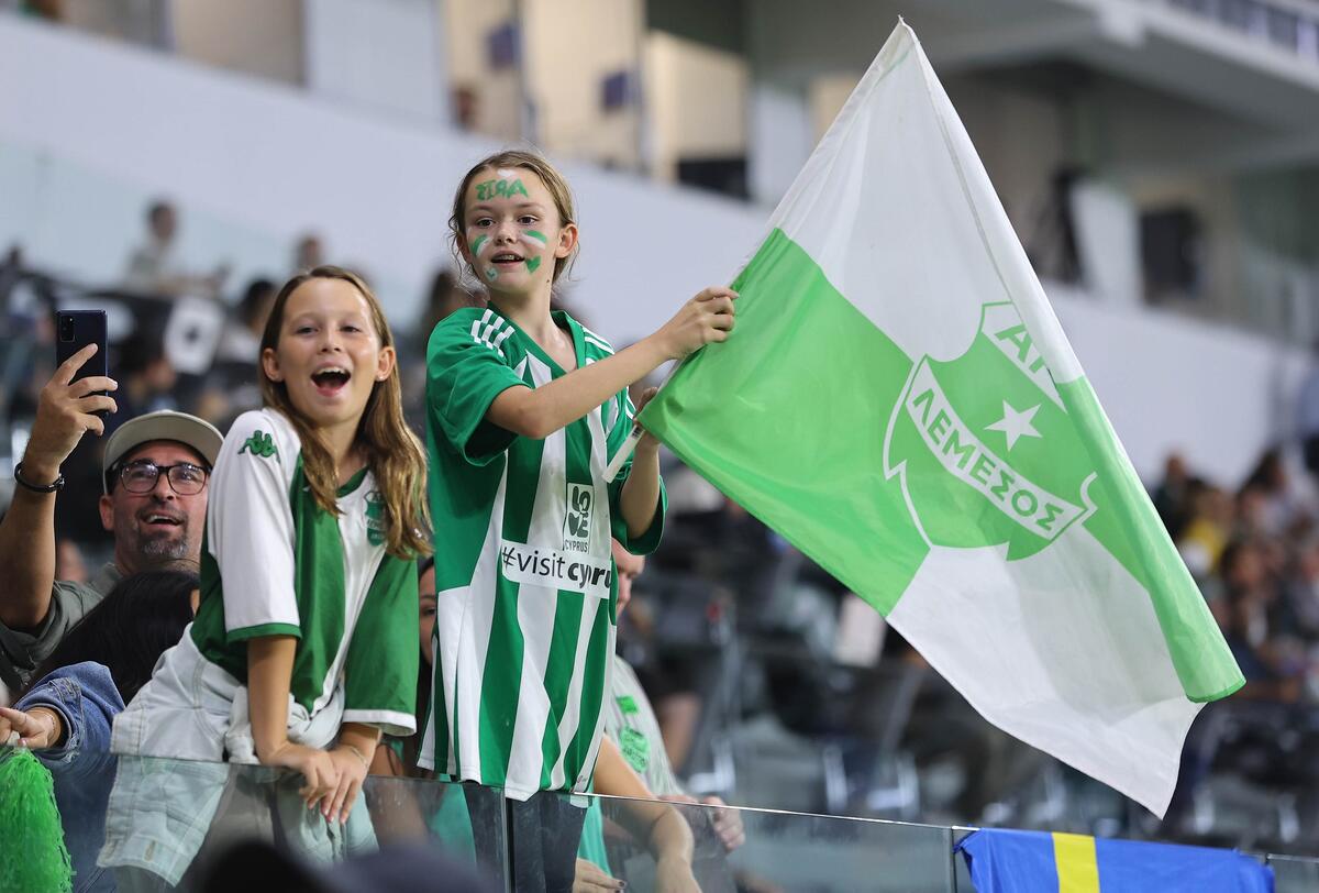 Άρης-Ρέιντζερς: Φωτορεπορτάζ από το «AlphaMega Stadium thumb