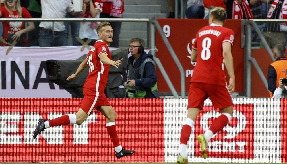 Πολωνία - Ουαλία 2-1: Τρίποντο με υπογραφή Σβιντέρσκι! thumb