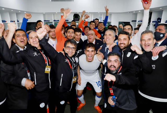 Πιέρος... Team  thumb