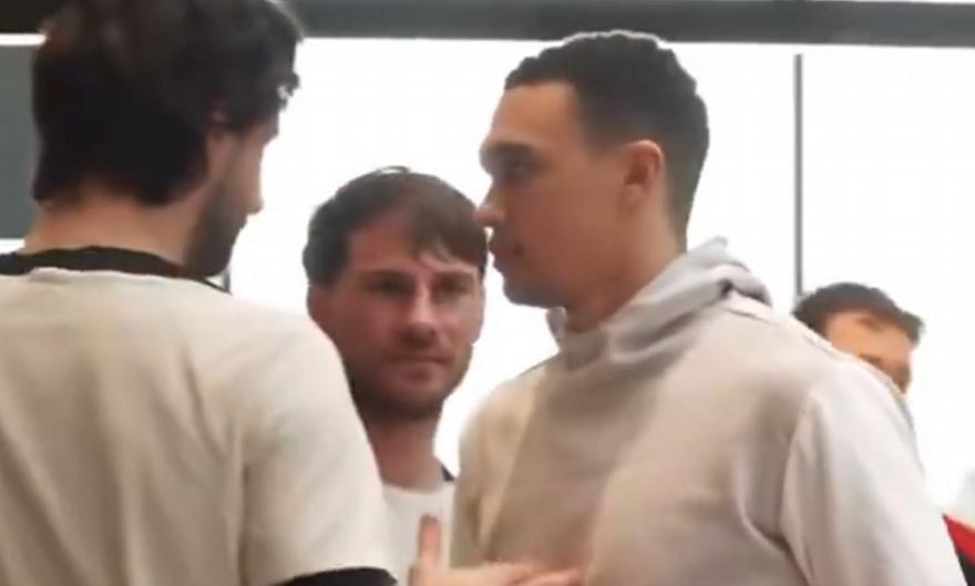 Οι οπαδοί της Λίβερπουλ βλέπουν δυσαρέσκεια για τον Άρνολντ στην ομάδα! thumb