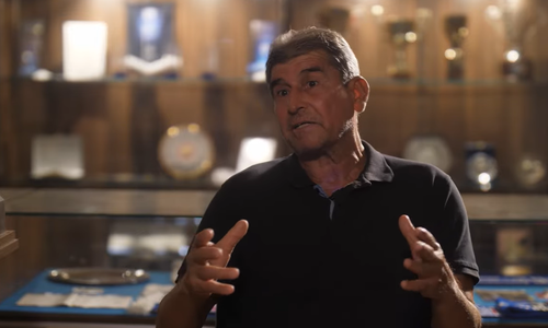 Κίκης Κωνσταντίνου: Αφιέρωμα-ντοκιμαντέρ με ιστορίες από «θρύλους» της Ανόρθωσης thumb