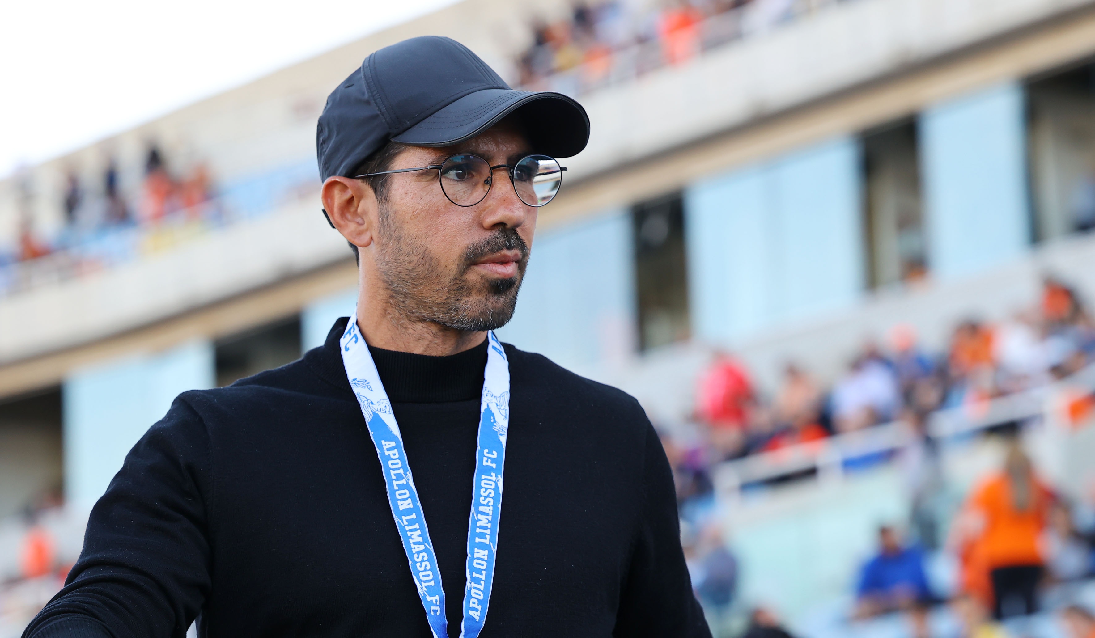 Στην μεσαία γραμμή είναι καλυμμένος thumb
