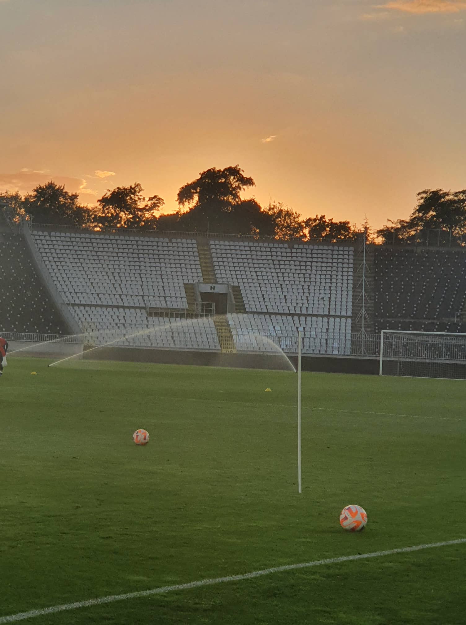 Εδώ οι ΑΕΚτζήδες στο Partizan Stadium! thumb