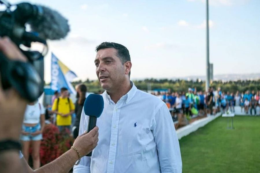Επική ατάκα: «Ο Ενζονζί βρίσκεται στην παραλία και κάνει διακοπές» thumb