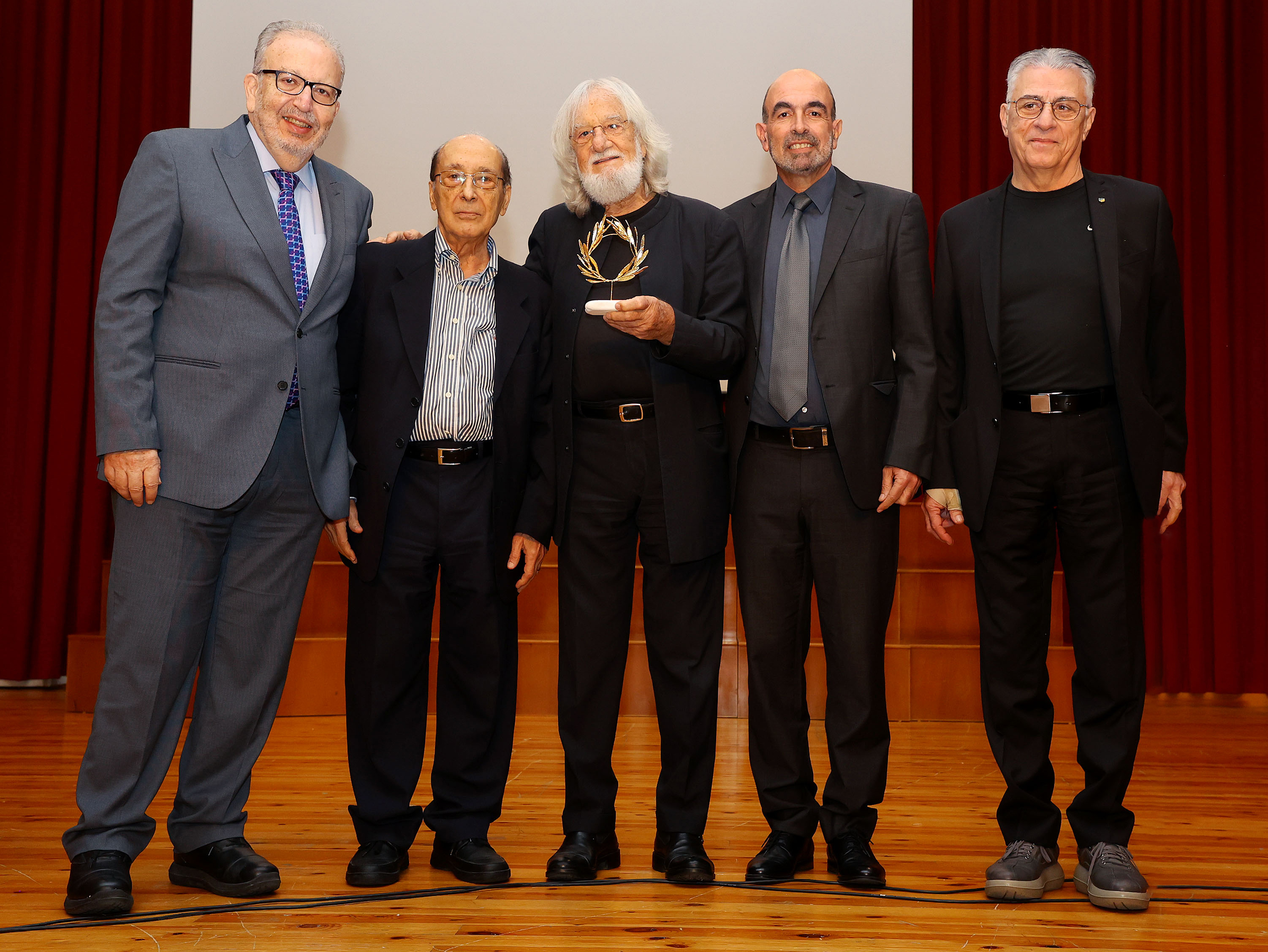 Σε Επίτιμο Πρόεδρο της Αθλιατρικής Εταιρείας Κύπρου αναγορεύθηκε ο καθηγητης Βασίλης Κλεισούρας thumb
