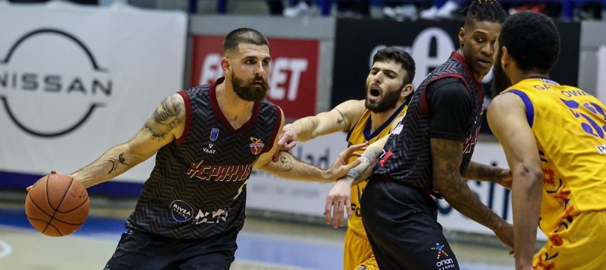 Σημαντική νίκη για τον Κεραυνό επί του ΑΠΟΕΛ! thumb